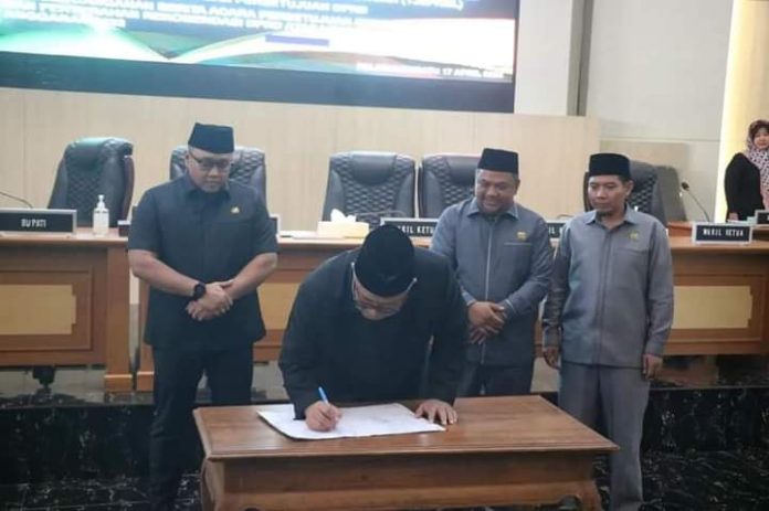 Rapat Paripurna Dprd Dihadiri Bupati Sukabumi Dan Ketua Dprd Kab